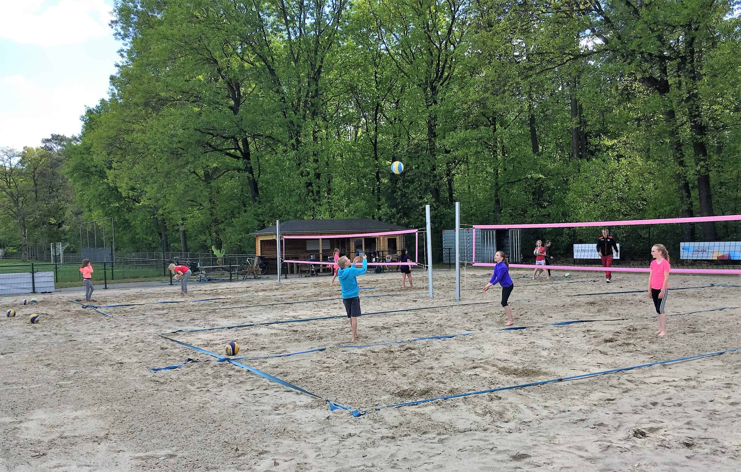 Open dag / beachtraining- en toernooi voor de jeugd 