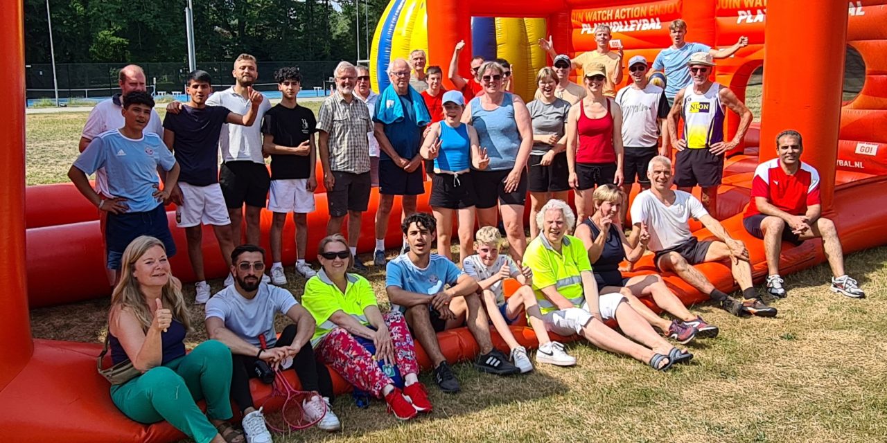 Tropisch volleybalfestijn op Hartenstein
